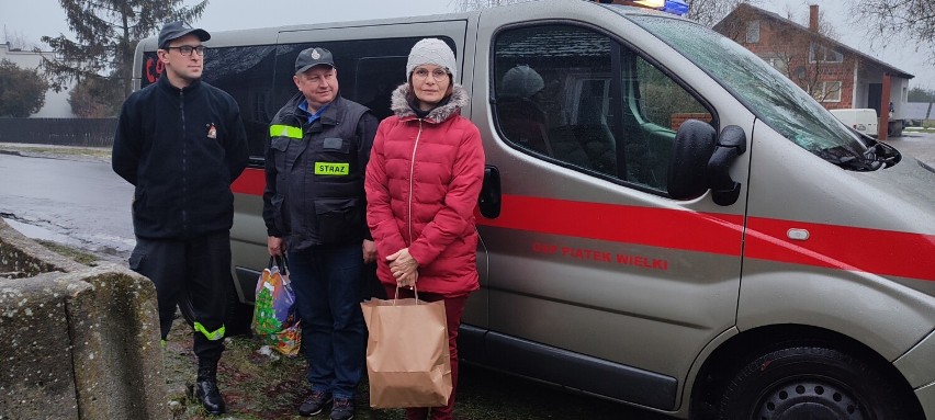 Świąteczne paczki i potrawy wigilijne trafiły do potrzebujących mieszkańców Gminy i Miasta Stawiszyn. ZDJĘCIA 