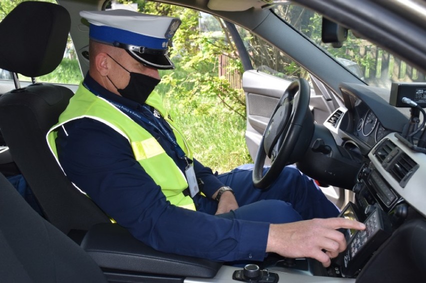 Policja w Kaliszu prowadziła kaskadowy pomiar prędkości....