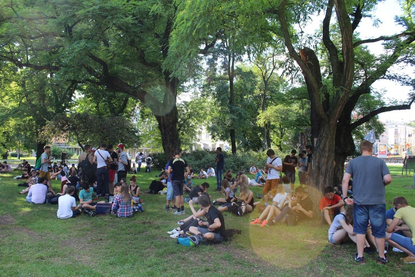Lure Party w Parku Śledzia w Łodzi, łapanie pokemonów