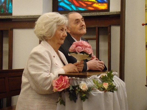 Niecodzienny ślub: 81-latka poślubiła 70-latka [ZDJĘCIA]