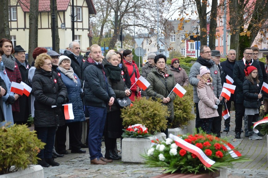 Narodowe Święto Niepodległości w Miastku zainaugurowało spotkanie pod pomnikiem Narodu Polskiego (FOTO+VIDEO)