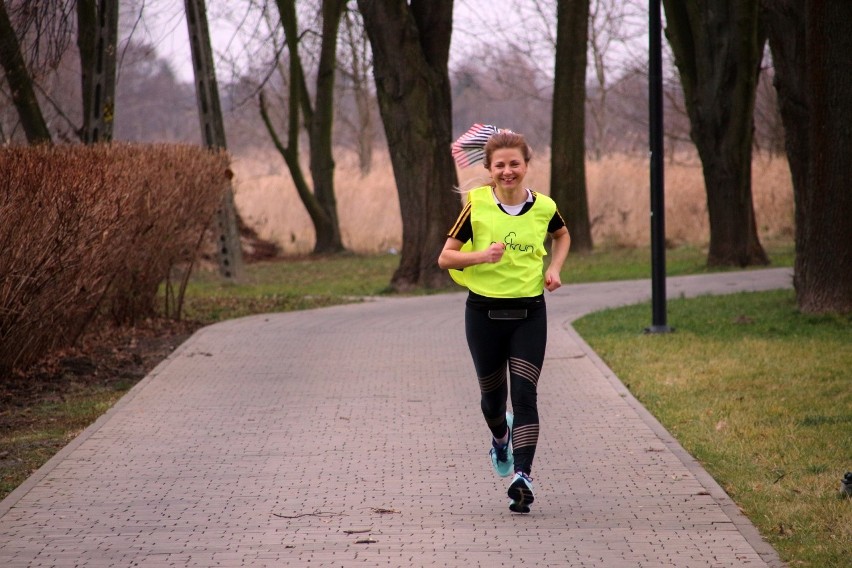 Mieszkańcy Kraśnika wzięli udział w świątecznym biegu. Zobacz zdjęcia z Parkrun Kraśnik