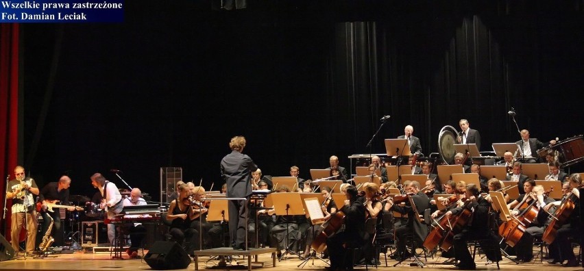 Zespół Laboratorium oraz orkiestra symfoniczna Filharmonii...