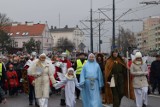 Orszak Trzech Króli 2020 w Elblągu. W barwnym pochodzie ulicami miasta przeszły tłumy elblążan [zdjęcia]