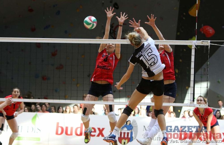 Budowlani Volley Toruń - ŁKS Commercecon Łódź - 2:3...