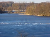 Kartuskie jeziora w kwietniu 2018 - Karczemne już wolne od lodu, Klasztorne - wciąż zamarznięte ZDJĘCIA