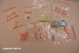 Diler narkotykowy i jego dostawca zatrzymani. Policjanci znaleźli przy dilerze 23 porcje amfetaminy oraz 100 tabletek ecstasy