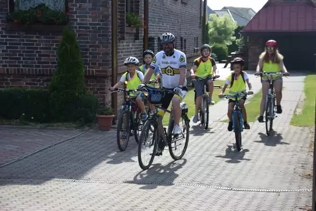 Wakacyjny rajd rowerowy z ks. Michałem Macherzyńskim, proboszczem parafii MB Królowej Aniołów w Tychach-Wilkowyjach