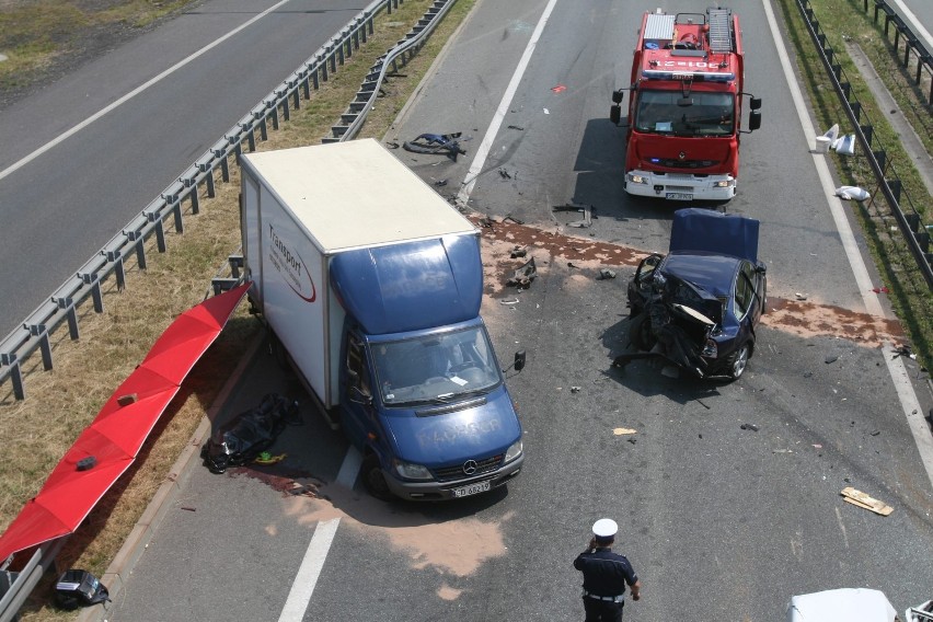 Śmiertelny wypadek na A4 w Katowicach [ZDJĘCIA]. Przywrócono ruch w kierunku Wrocławia