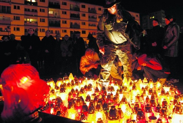 W Zaduszki na wałbrzyskim Rynku zapłoną lampiony ku pamięci zmarłych mieszkańców