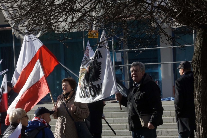 Manifestacja Komitetu Wolnych Polaków w Legnicy, zobaczcie zdjęcia