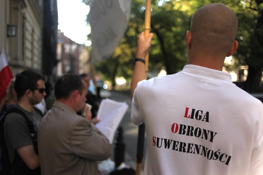 Protest Ligi Obrony Suwerenności przed konsulatem Rosji w Krakowie [ZDJĘCIA]