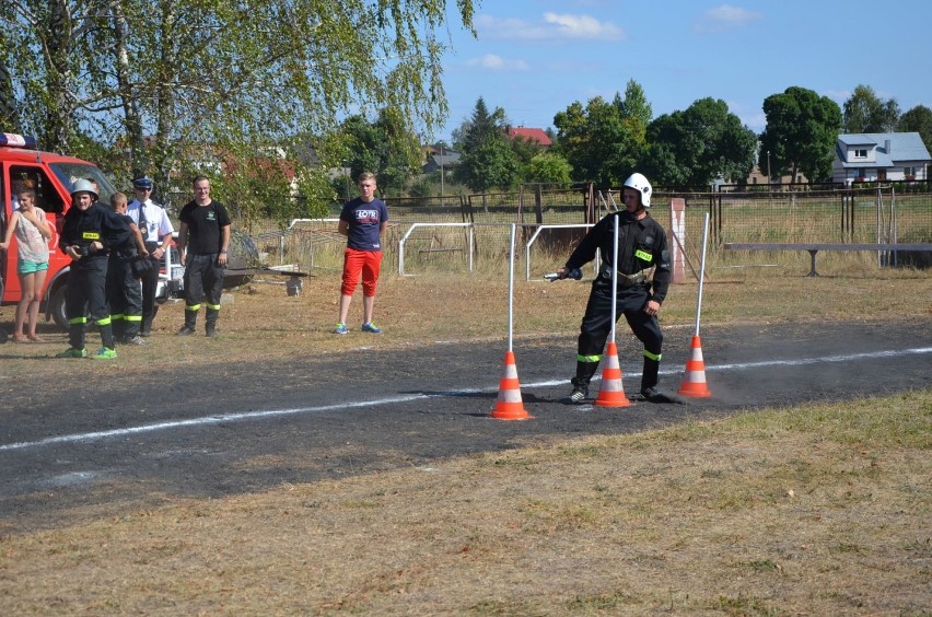 Powiatowe zawody sportowo-pożarnicze w Osjakowie[Zdjęcia]