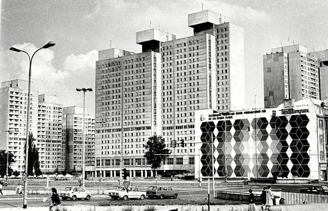 Łódź lat siedemdziesiątych. Wtedy powstał Central i pierwsza trasa W-Z. Lata siedemdziesiąte były czasem, gdy zaczęło powstawać wiele nowych inwestycji. Łódź doczekała się wtedy trasy W – Z. Powstał nowoczesny basen „Fala:, a także najpopularniejszy w kraju Dom Handlowy „Central”. Przy trasie WZ stanęły wieżowce i łódzkie osiedle zwane Manhattanem.

CZYTAJ DALEJ >>>>