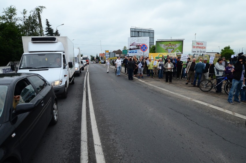 Protest w Plewiskach: Chcemy wiaduktu! [ZDJĘCIA, WIDEO]