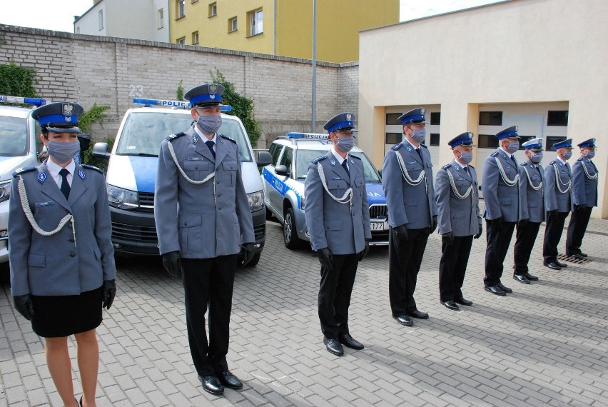 Policjanci z Bytowa świętowali swój dzień w skromniejszej oprawie. Awanse odebrało prawie 40 policjantów