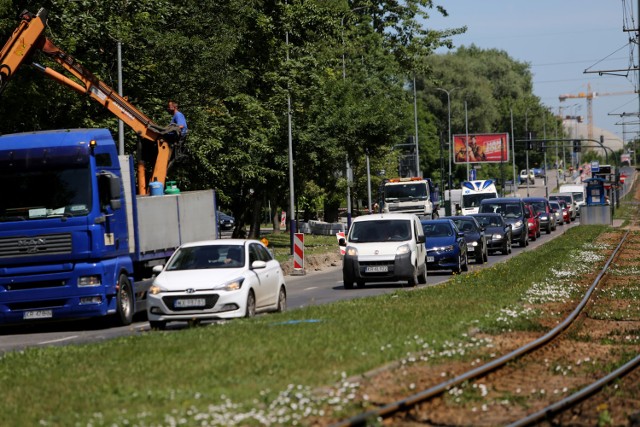 Prace prowadzone są obecnie m.in. na al. Pokoju