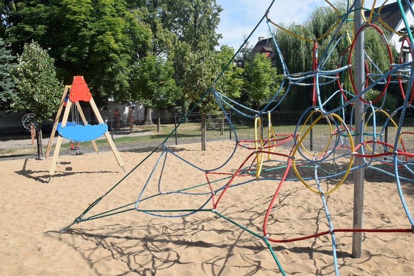 Plac zabaw w parku im. Ostrowskiego w Chodzieży będzie nową atrakcją dla dzieci (FOTO)