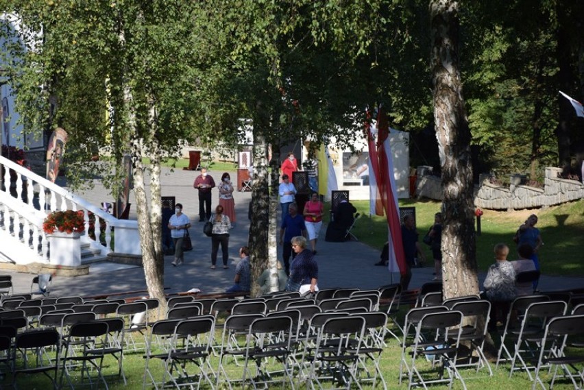 Tłumy pielgrzymów na inauguracji Jubileuszowego Odpustu w Sanktuarium Maryjnym w Zawadzie [FOTORELACJA] 