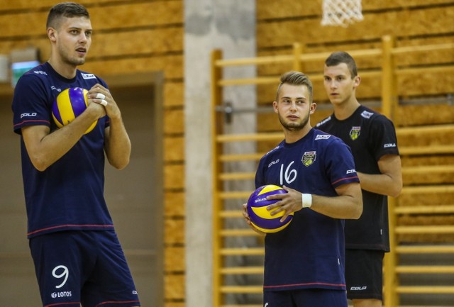 02.08.2016  gdansk 
lotos trefl gdansk - trening otwarty
nz. dmytro pashytskyy (9) , fabian majcherski (16)

fot. karolina misztal/polska press dziennik baltycki