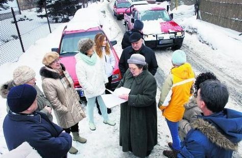 Mieszkańcy ulicy Pustej boją się wypuszczać swoje dzieci na ulicę