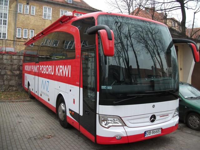 Regionalne Centrum Krwiodawstwa i Krwiolecznictwa w Wałbrzychu dostało z Ministerstwa Zdrowia już dwa autobusy ze stanowiskami do poboru krwi