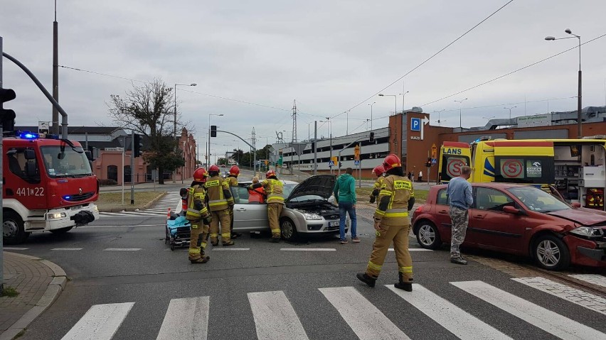 Wypadek dwóch samochodów na skrzyżowaniu ul. Chełmińskiej i...