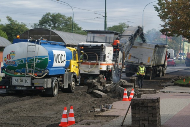 Remont ul. Piłsudskiego potrwa co najmniej do połowy października. Będą utrudnienia w ruchu