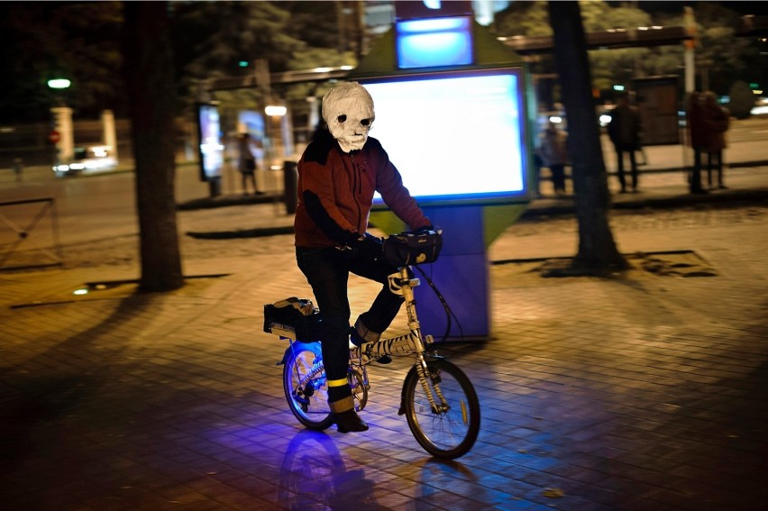 Dead City Halloween Alley Cat Race to rajd rowerowy po...