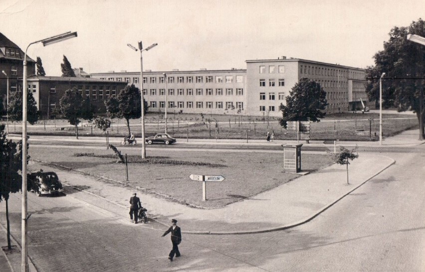 Pierwsza połowa lat 60. Widok na kampus WSP od strony stacji...