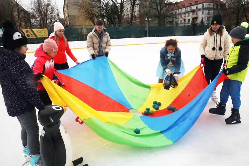 Legnicki Ośrodek Sportu i Rekreacji zaprosił do Lodowej Krainy, zobaczcie zdjęcia