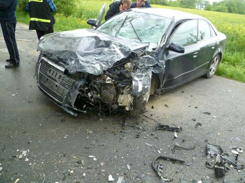 Na trasie Wronki - Pniewy doszło do wypadku. Jest troje rannych. FOTO