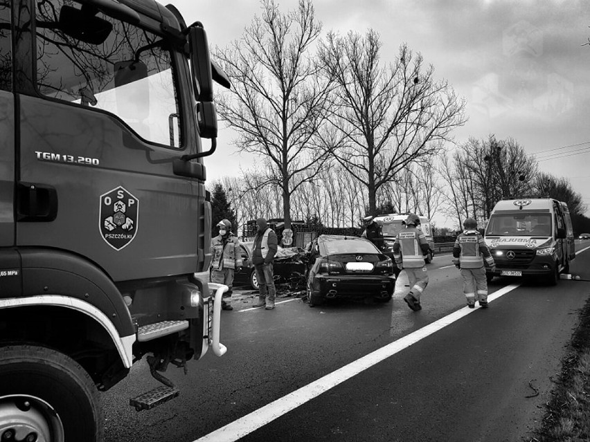 Tragiczny wypadek w Kolniku (gm. Pszczółki, p. gdański). Jedna osoba nie żyje, trzy trafiły do szpitala