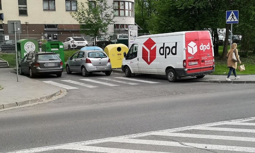 Kraków. Mistrzowie parkowania w akcji [ZDJĘCIA]