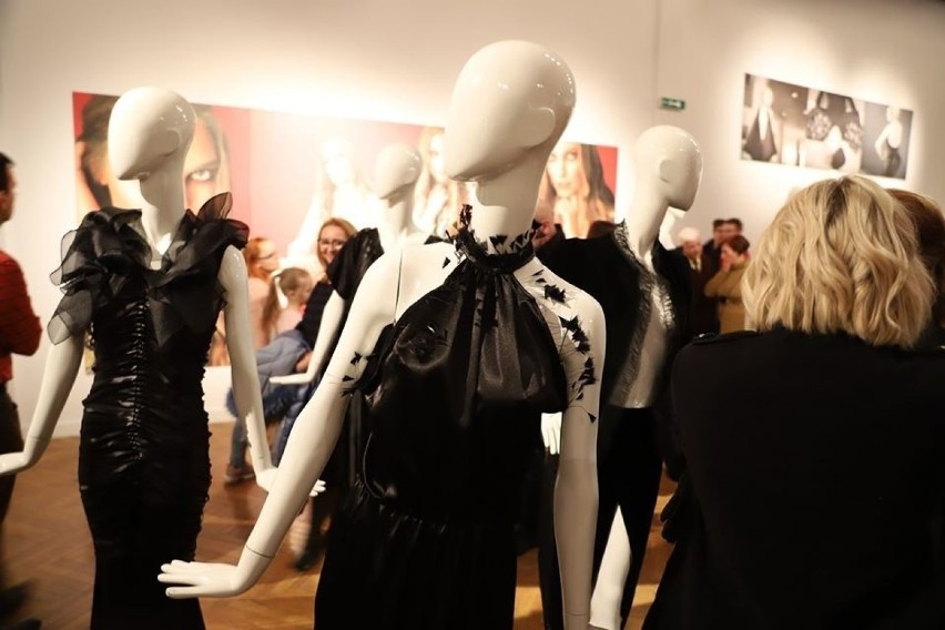 Moda wkroczyła do MOS-u. Zobacz wystawę Natalii Ślizowskiej! [ZDJĘCIA]