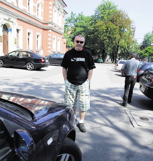 Jan Pawul walczy o chodnik przed rudzkim MCK