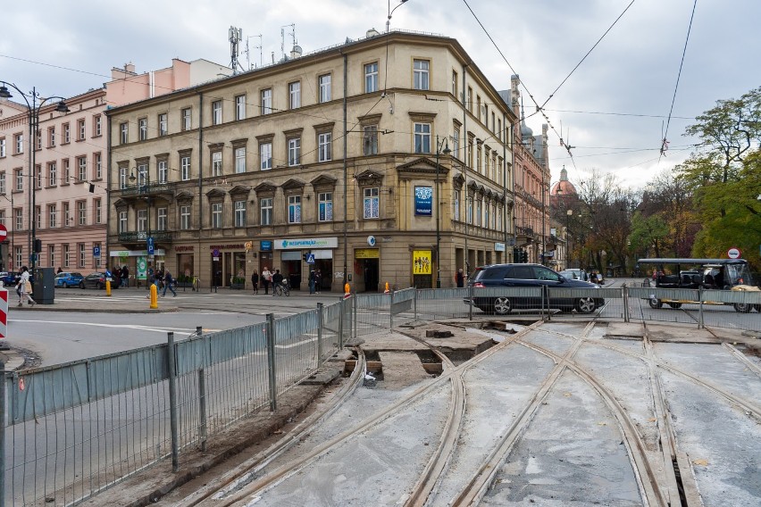 Kraków. Wielka kumulacja utrudnień w centrum i ciężkie dni dla pasażerów tramwajów [ZDJĘCIA]