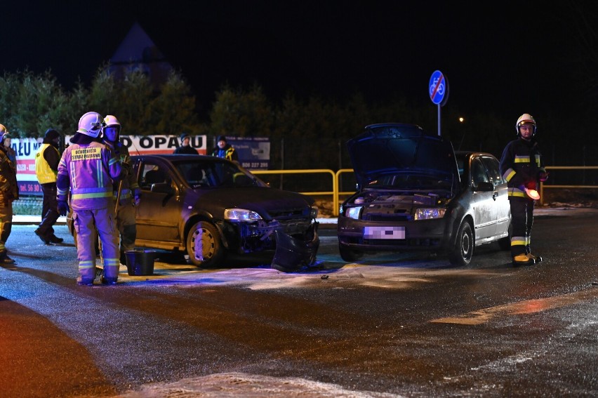 Zderzenie dwóch samochodów w Mełnie w powiecie grudziądzkim