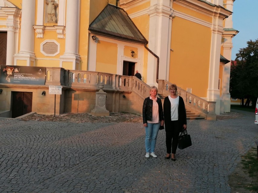 Gostyń. Rekolekcje z ks. Dominikiem Chmielewskim na Świętej Górze zgromadziły tłumy wiernych [ZDJĘCIA] 