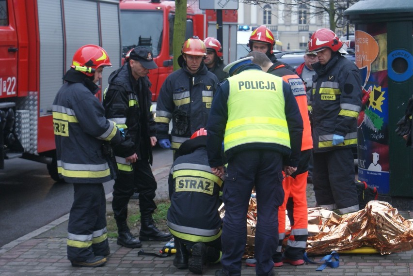 Wypadek w Kaliszu. Potrącenie pieszego na Sukienniczej