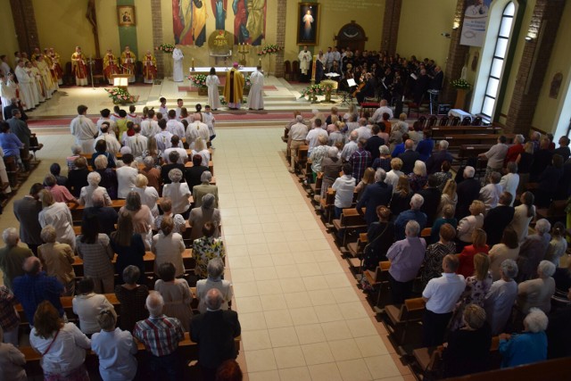 W tym roku parafia Ducha Świętego w Szczecinku obchodziła podwójny jubileusz - 100-lecie konsekracji świątyni i 50-lecie ustanowienia parafii