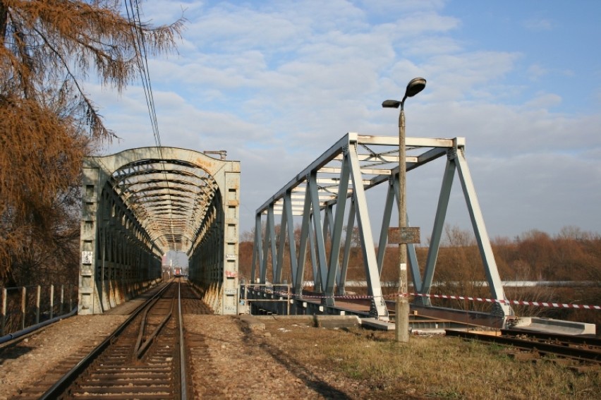 Most kolejowy nad Wisłokiem
