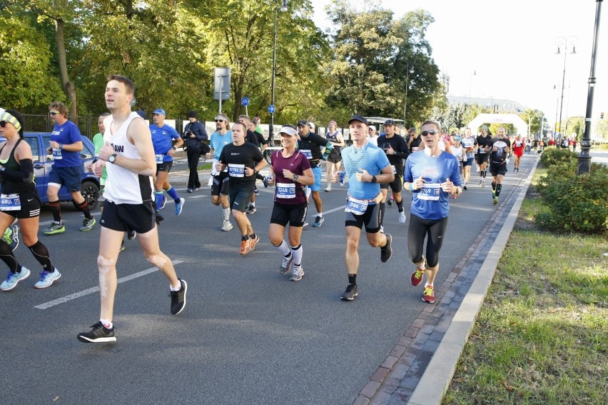 WIĘCEJ ZDJĘĆ: Maraton Warszawski 2018. Zdjęcia uczestników...