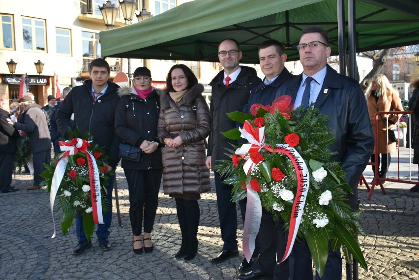Chełm. Na uroczystość 103. rocznicy odzyskania niepodległości przez Polskę przybyło wielu mieszkańców. Zobacz zdjęcia