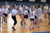 Dzieci ze szkół w Bełchatowie przywitały wiosnę na sportowo