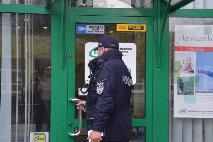 Napad na bank przy ul. Budowlanych w Głogowie! Sprawca uciekł z pieniędzmi [AKTUALIZACJA]