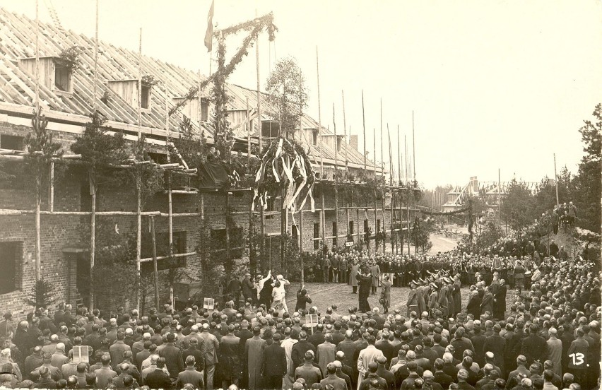 Hitler i Mackensen w Bornem Sulinowie. Błyskawiczna budowa poligonu i koszar GALERIA