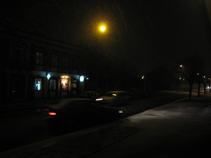 Pierwszy śnieg w Zduńskiej Woli [zdjęcia]