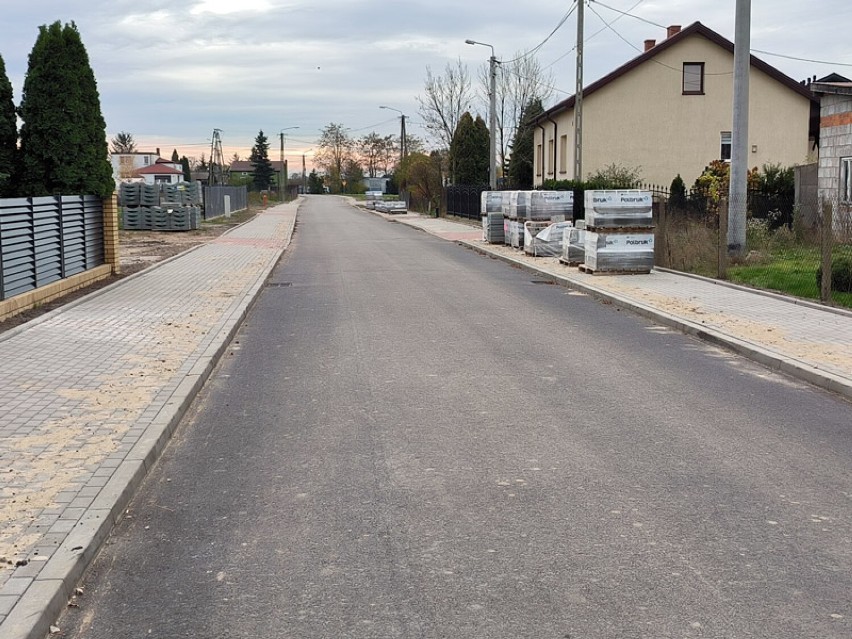 Wyremontowano kolejne drogi w gminie Piątek. Inwestycja...