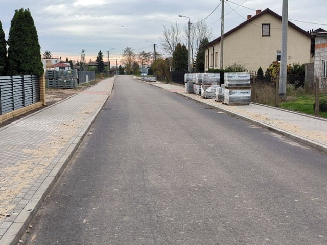 Wyremontowano kolejne drogi w gminie Piątek. Inwestycja kosztowała ponad 6,1 mln zł